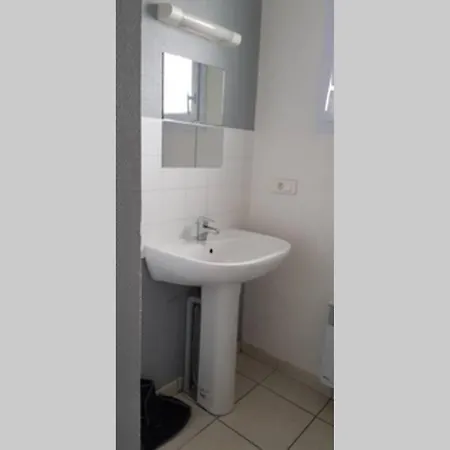 T2 Meuble Pour Curiste, Touriste, Deplacement Pro דירה *